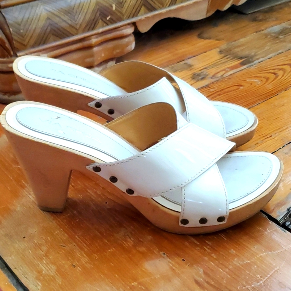 Via Spiga White Patent Sandals Size 9